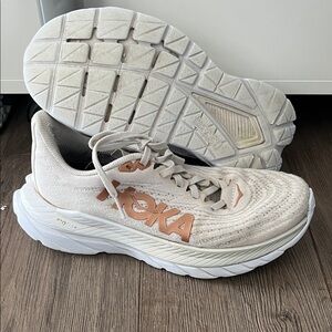 Hoka Women's Beige and Peach Athletic Shoes. Women Mach 3 Size 6